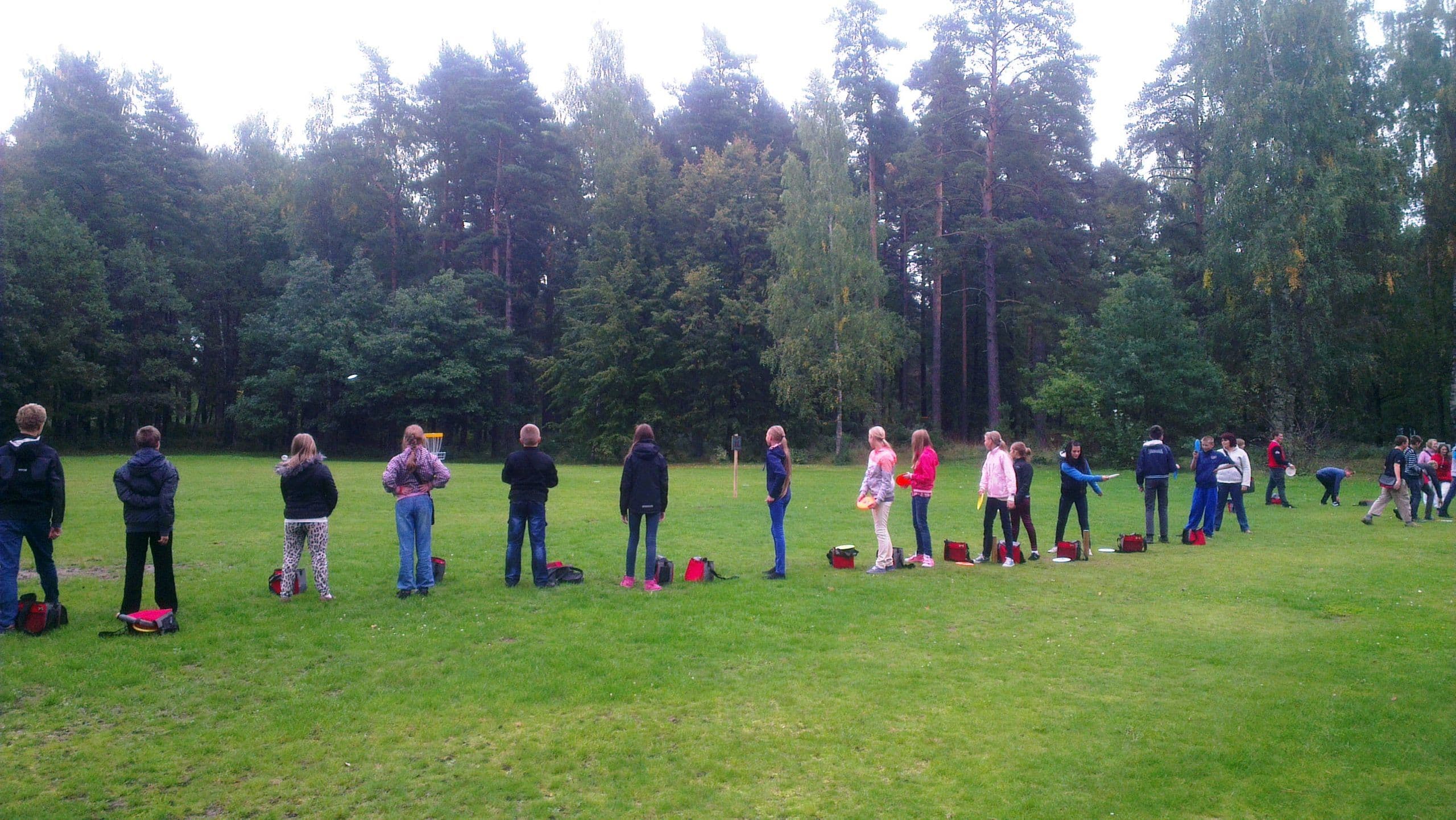 Skolenu grupas disku golfs Mezaparka 2013