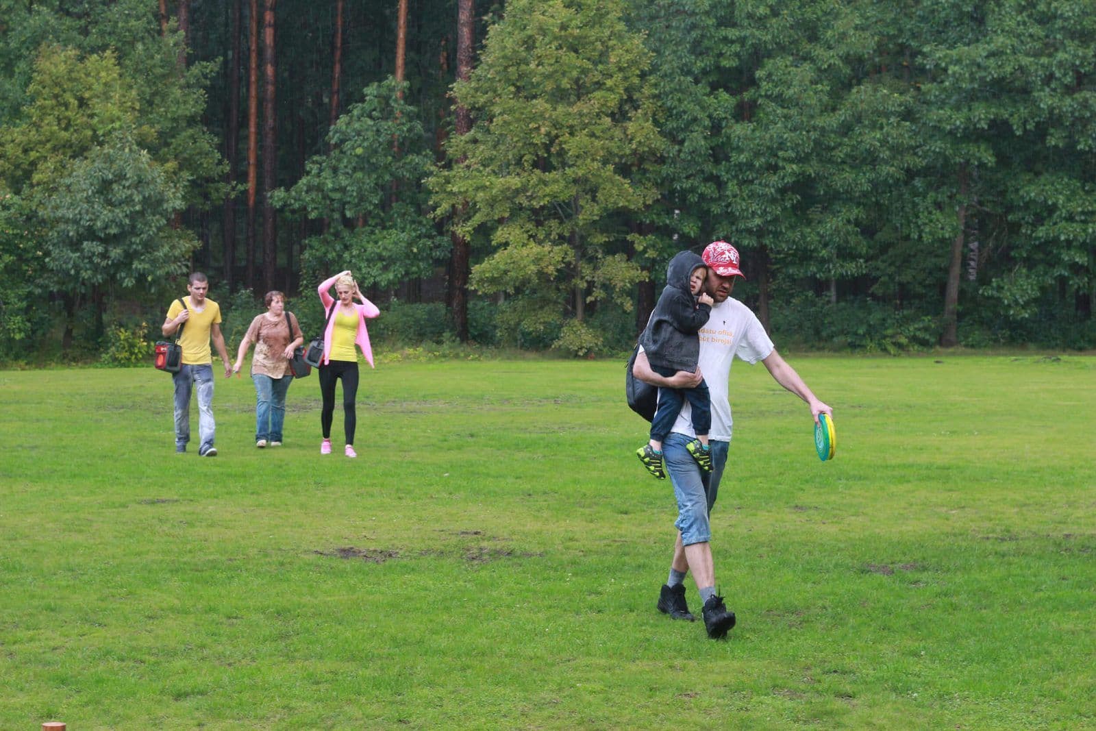 UFOGOLF disku golfa laukuma atklasana 1.septembris 2013 Mezaparks Riga