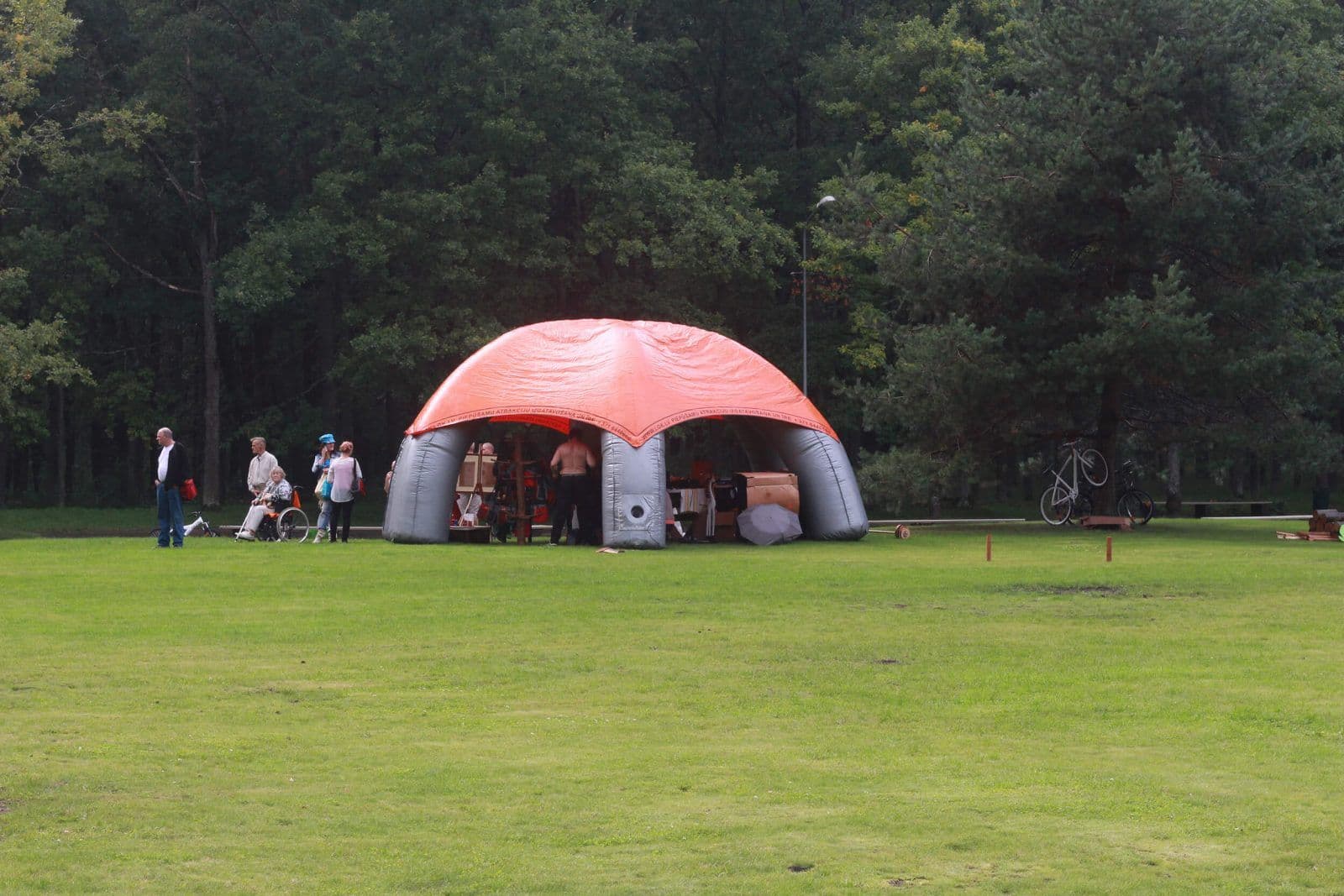 UFOGOLF disku golfa laukuma atklasana 1.septembris 2013 Mezaparks Riga