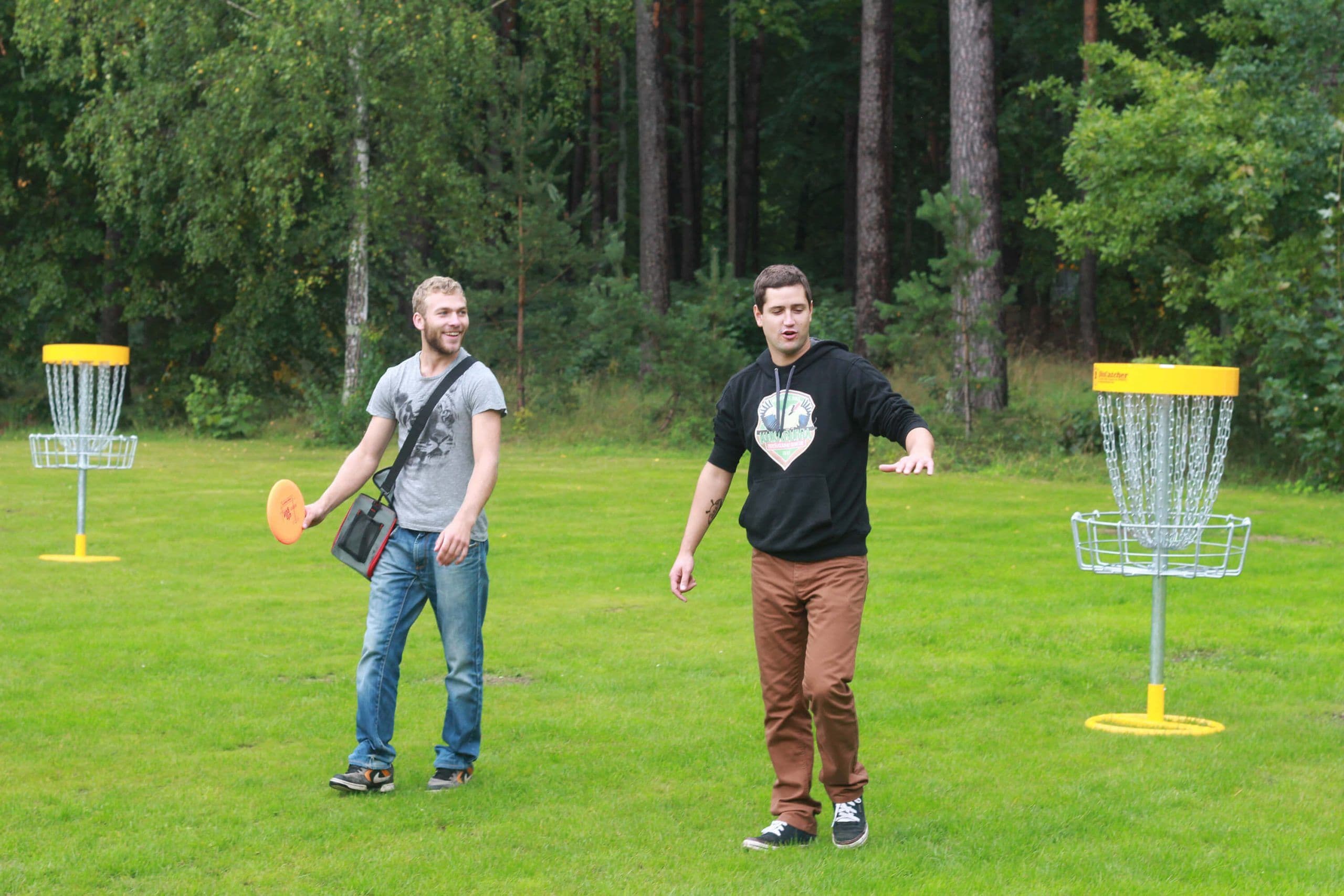 UFOGOLF disku golfa laukuma atklasana 1.septembris 2013 Mezaparks Riga